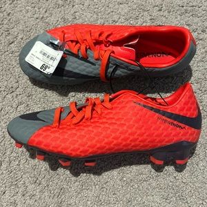 Nike Hypervenom soccer cleats, Womens/Kids 6.5